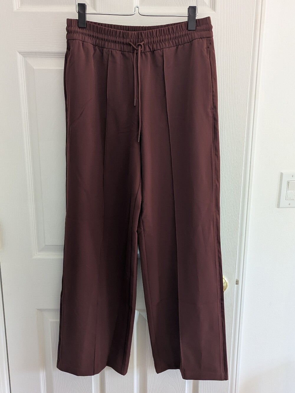 ATHLETA Small NWOT High Rise Relaxed Pant